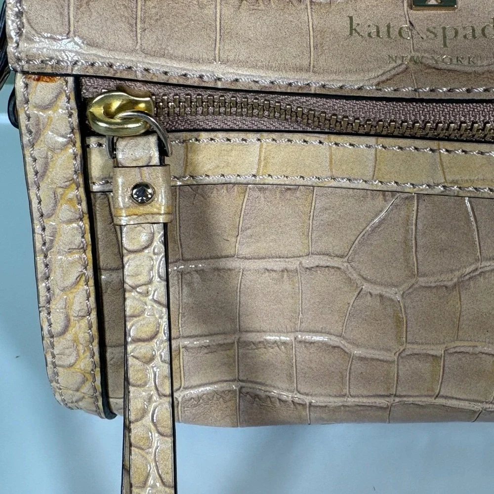 Kate Spade Perri Lane Rosey Beige Croc Embossed Leather Camera Crossbody‎ Bag